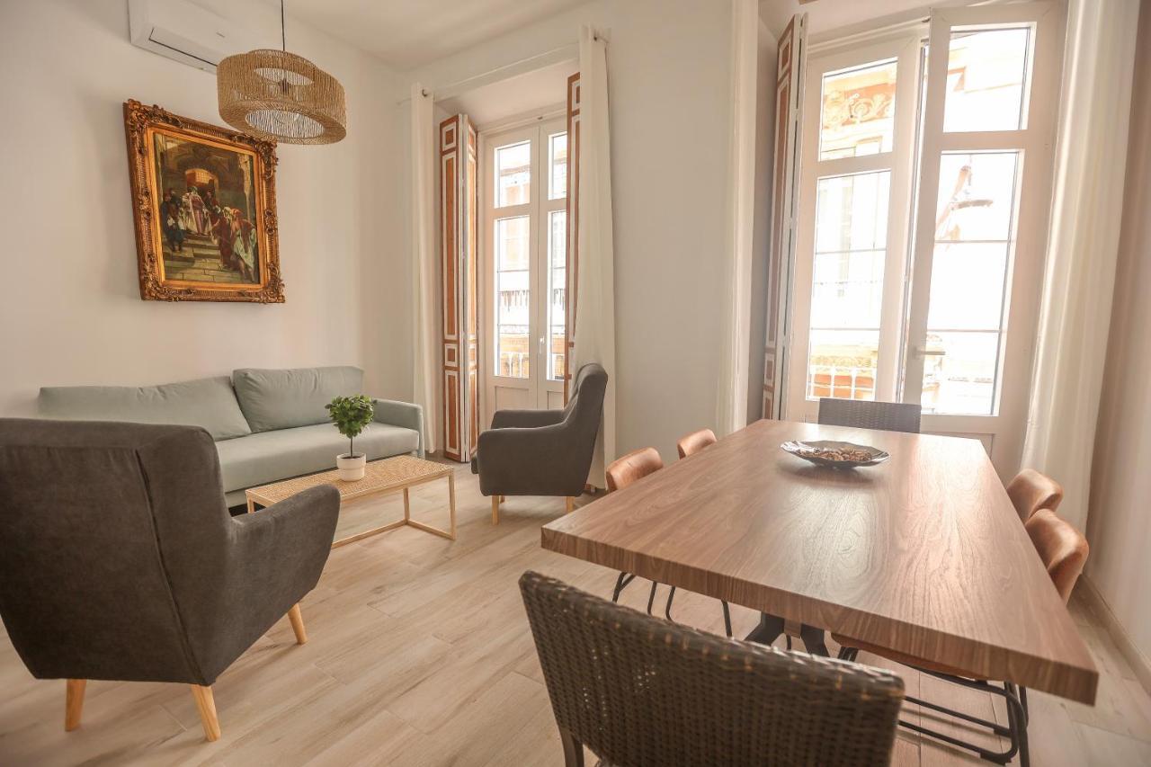 מאלגה Apartamentos Catedral מראה חיצוני תמונה