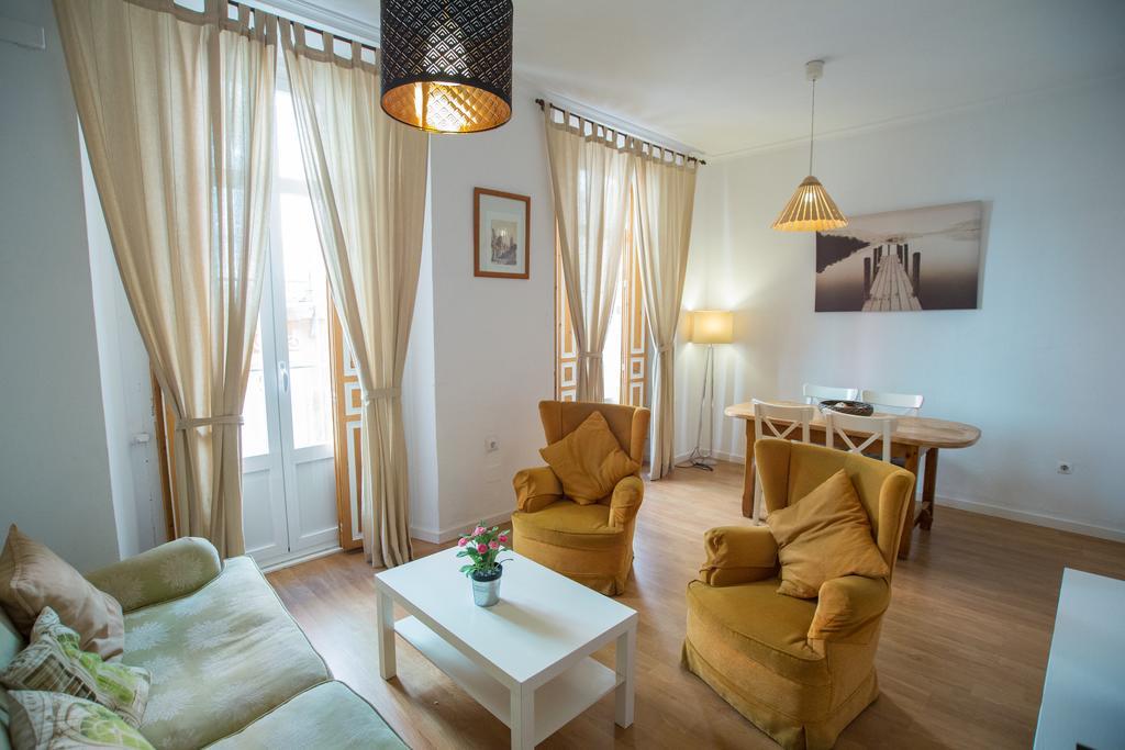 מאלגה Apartamentos Catedral מראה חיצוני תמונה