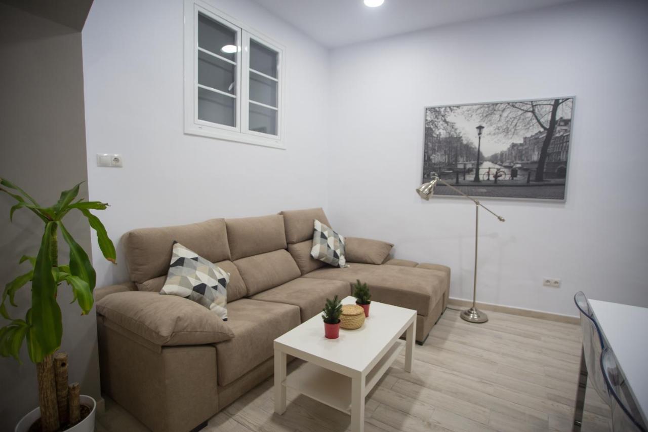 מאלגה Apartamentos Catedral מראה חיצוני תמונה